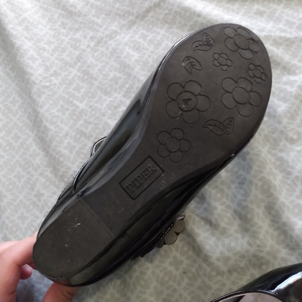 Dress shoes